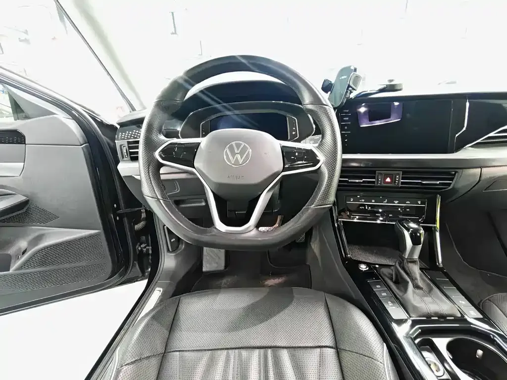 Volkswagen Passat — фото 10