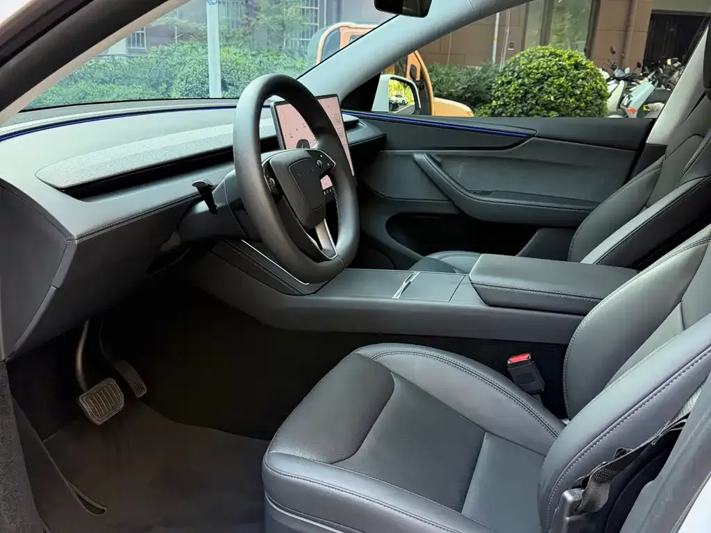 Tesla Model Y — фото 5