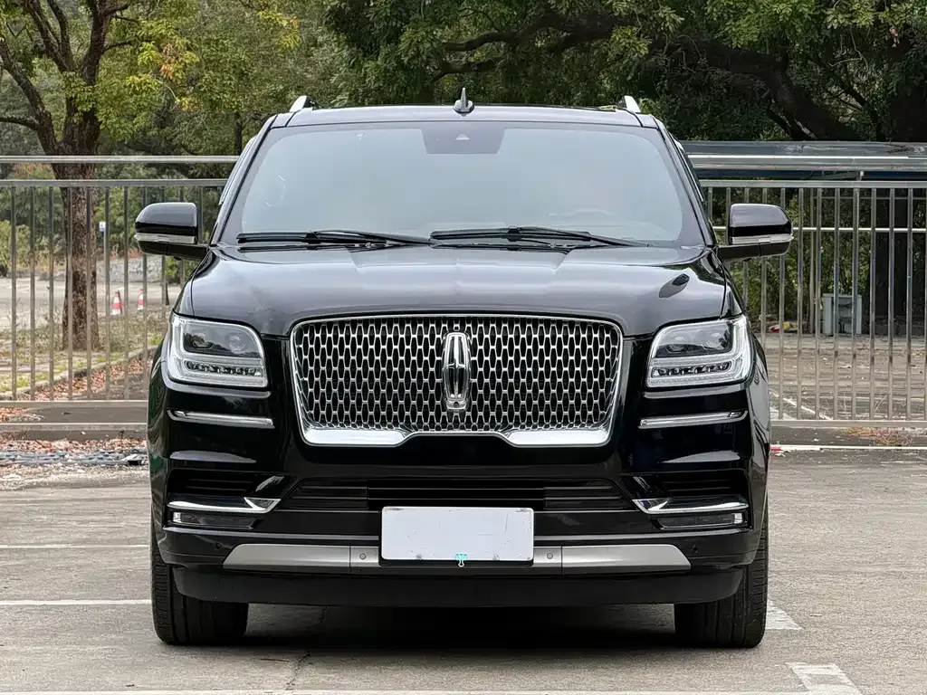 Lincoln Navigator — фото 1