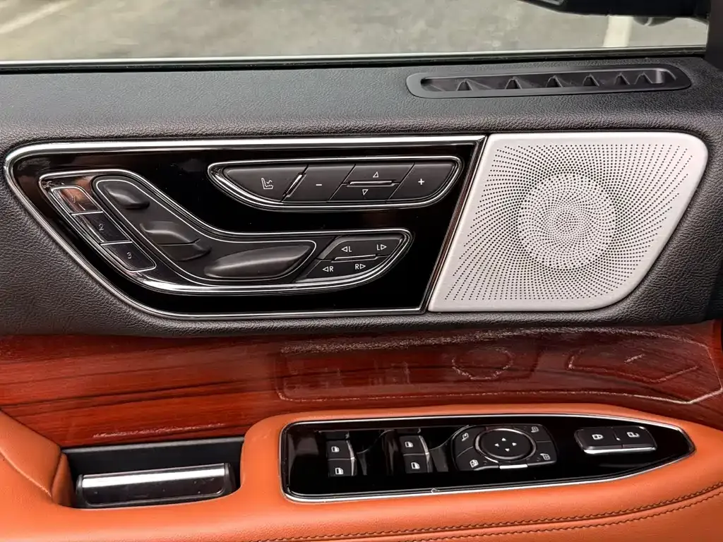 Lincoln Navigator — фото 2