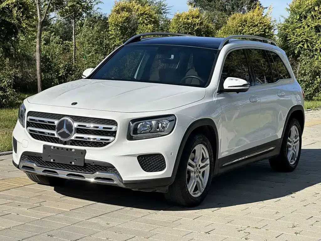 Mercedes-Benz GLB — фото 1