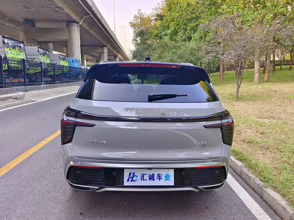 Hongqi HS3 — фото 9