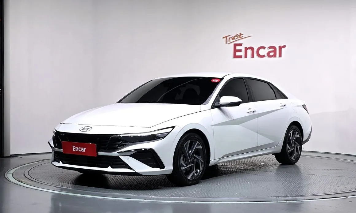Hyundai AVANTE — фото 1