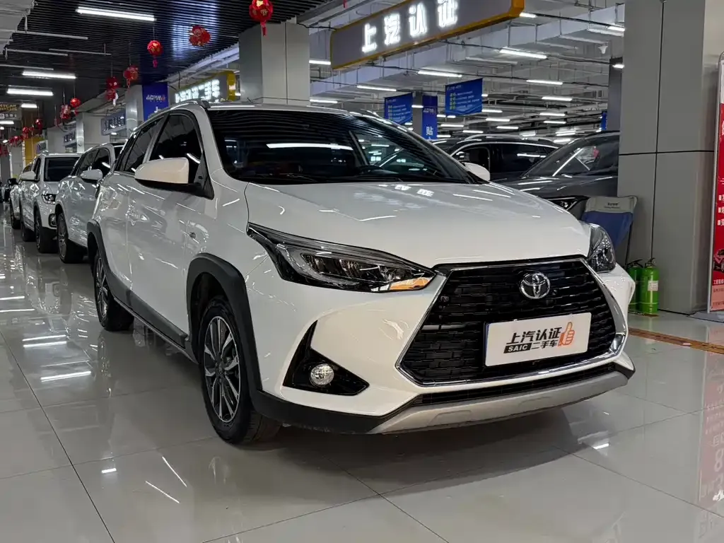 Toyota Yaris L — фото 7