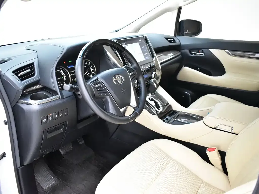 Toyota Vellfire — фото 3