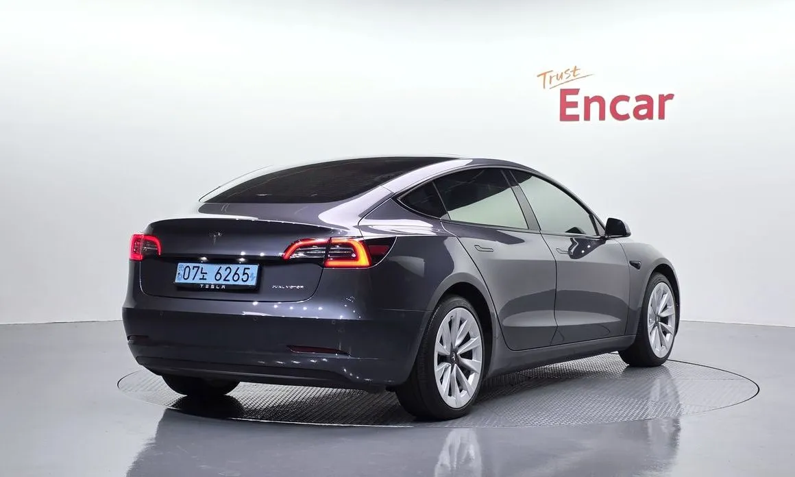 Tesla Model 3 — фото 6