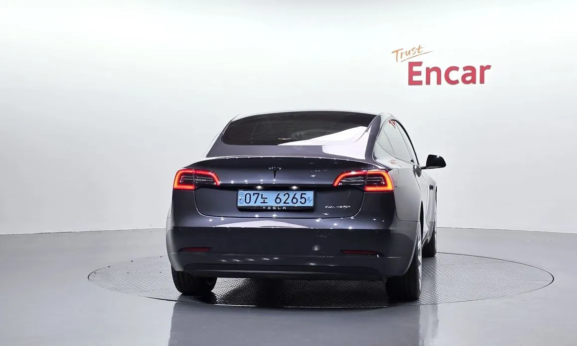 Tesla Model 3 — фото 2