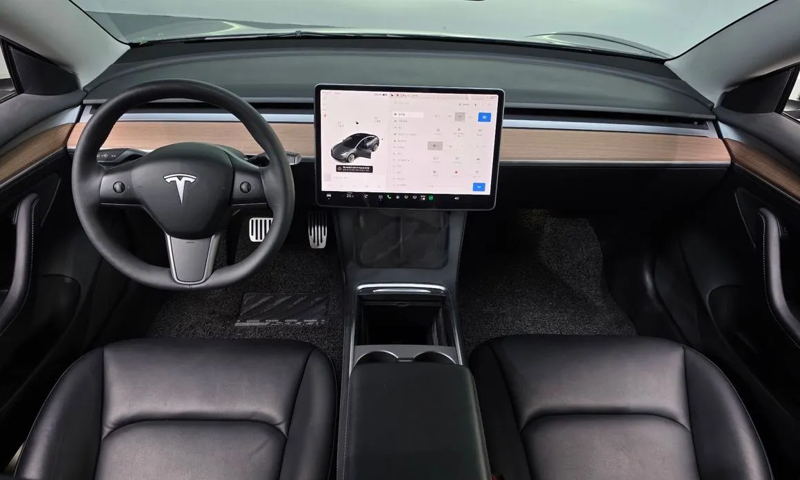 Tesla Model 3 — фото 4