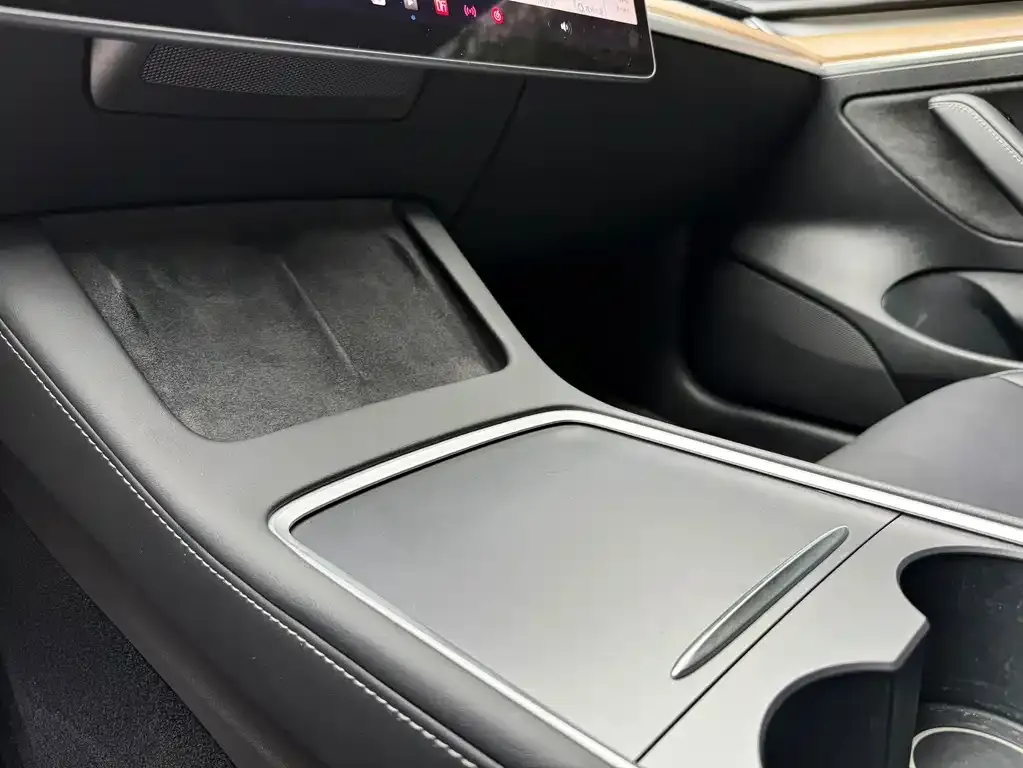 Tesla Model 3 — фото 2