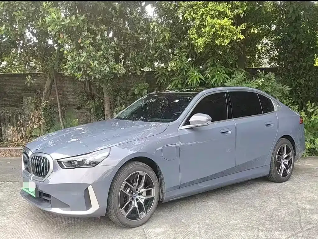 BMW i5 — фото 1