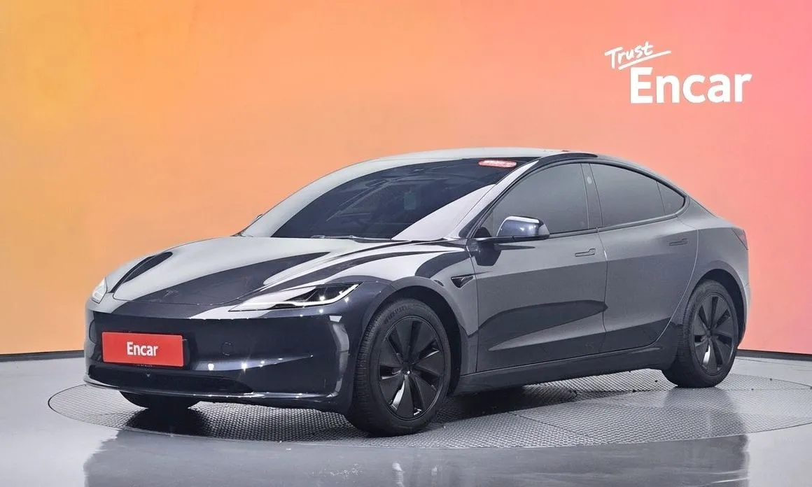 Tesla Model 3 — фото 1