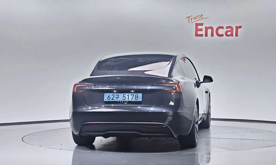 Tesla Model 3 — фото 7