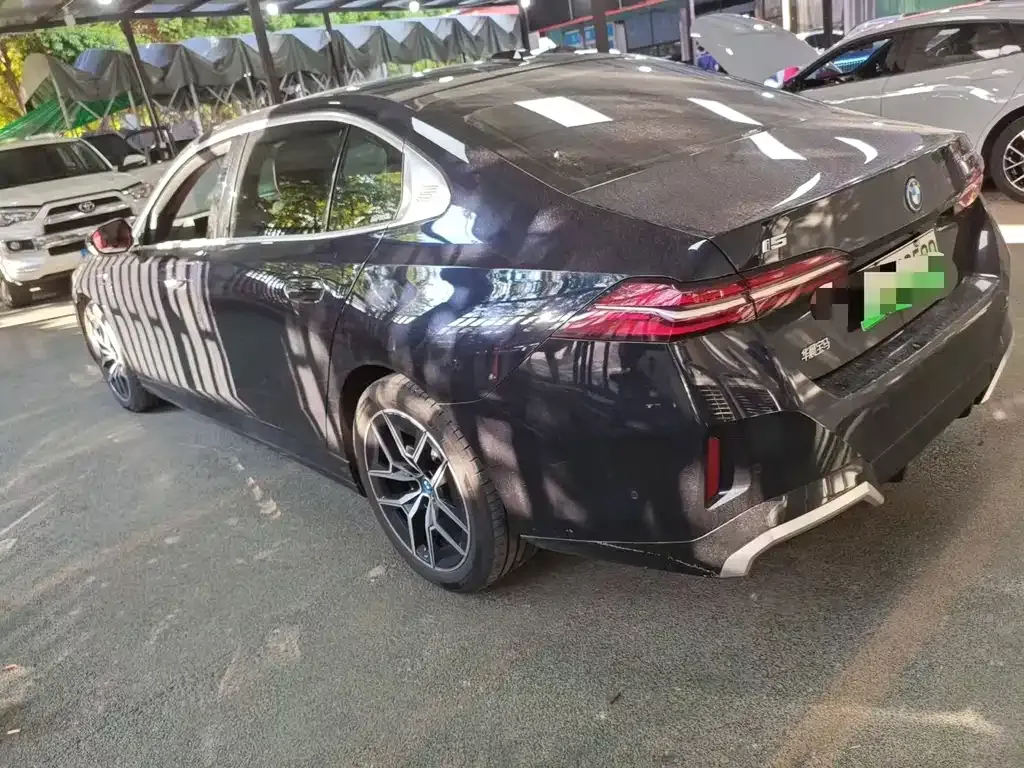 BMW i5 — фото 5