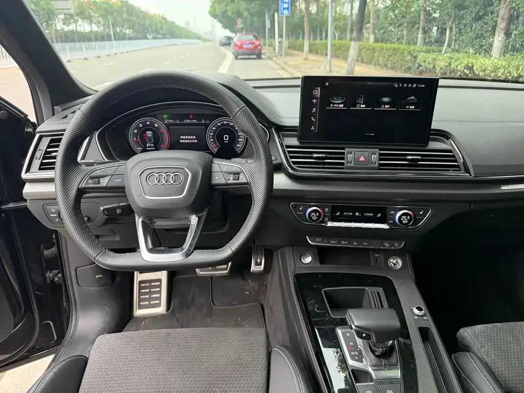 Audi Q5L Sportback — фото 9