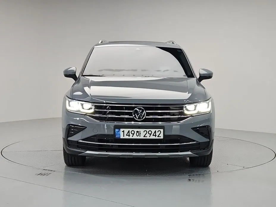 Volkswagen Tiguan — фото 1