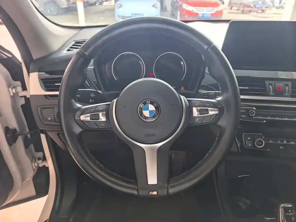 BMW X1 — фото 2