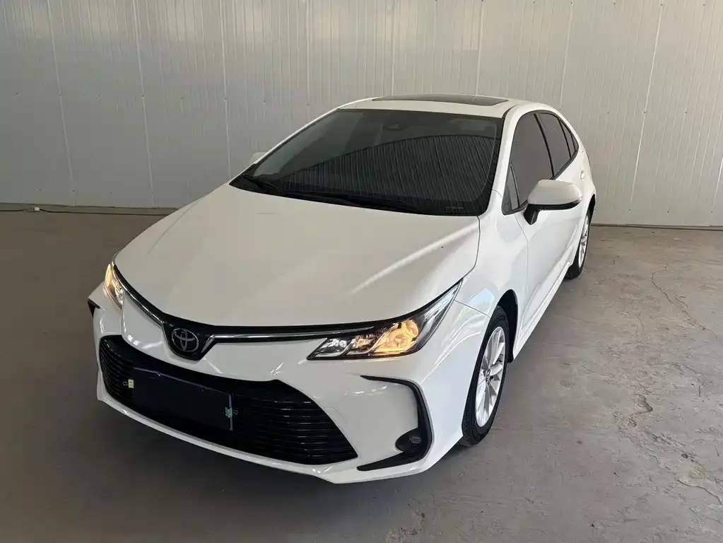 Toyota Corolla — фото 1