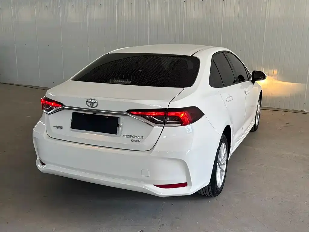 Toyota Corolla — фото 10