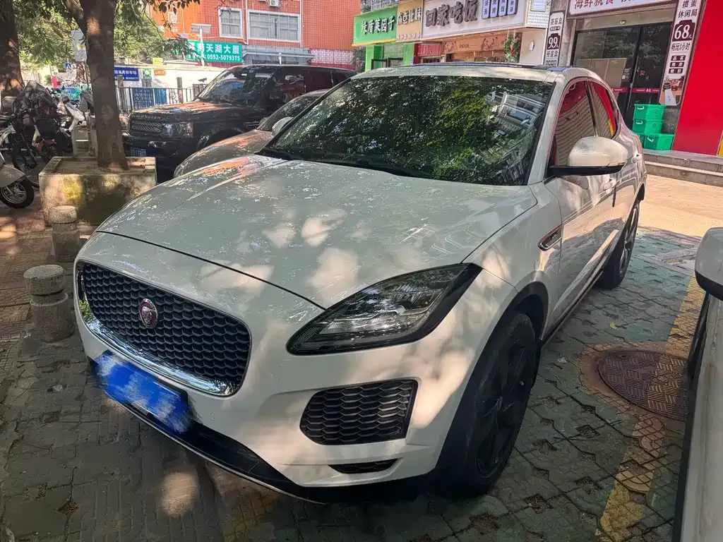 Jaguar E-PACE — фото 1