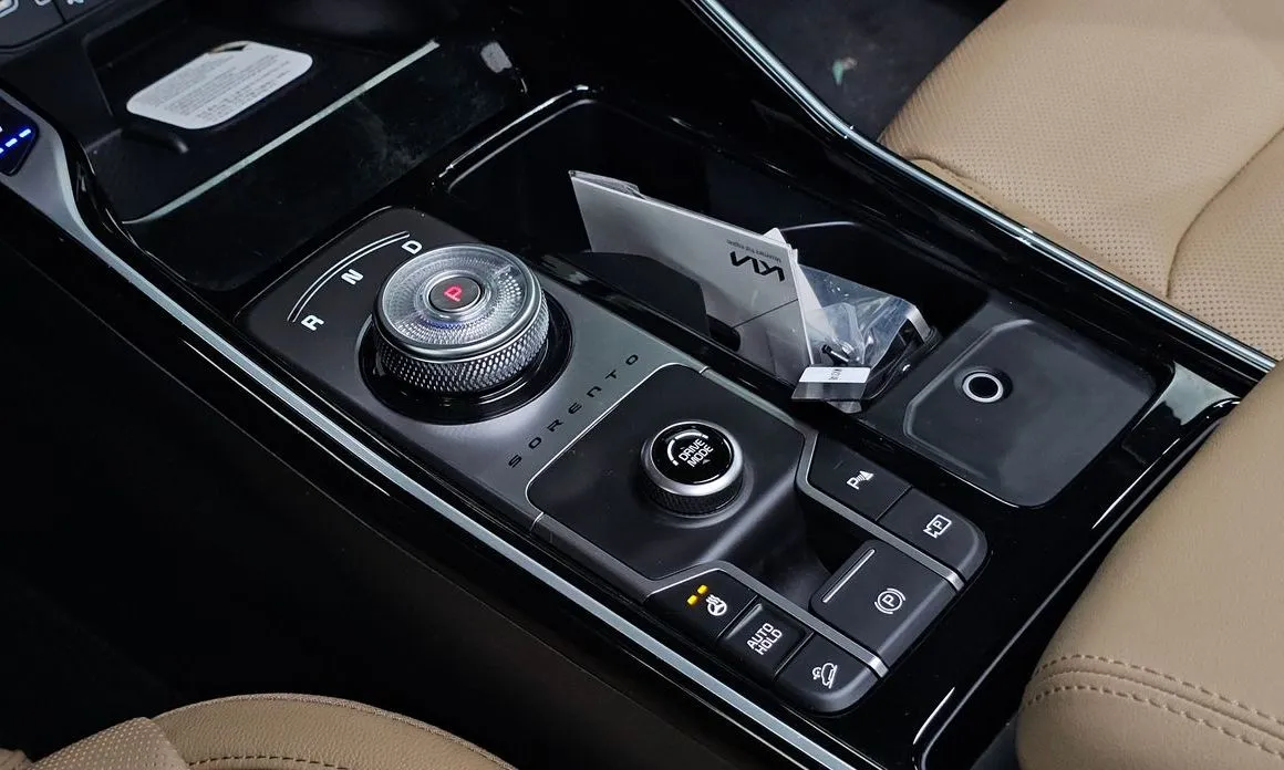 Kia Sorento — фото 7