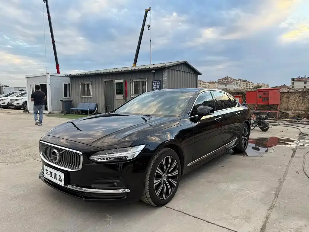 Volvo S90 — фото 1
