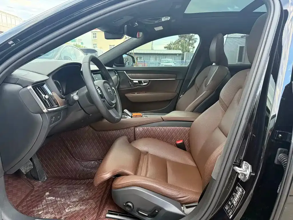 Volvo S90 — фото 10