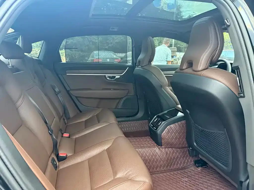 Volvo S90 — фото 4