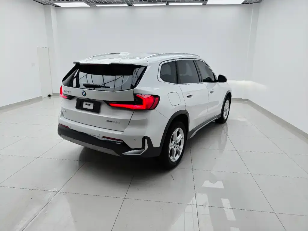 BMW X1 — фото 7