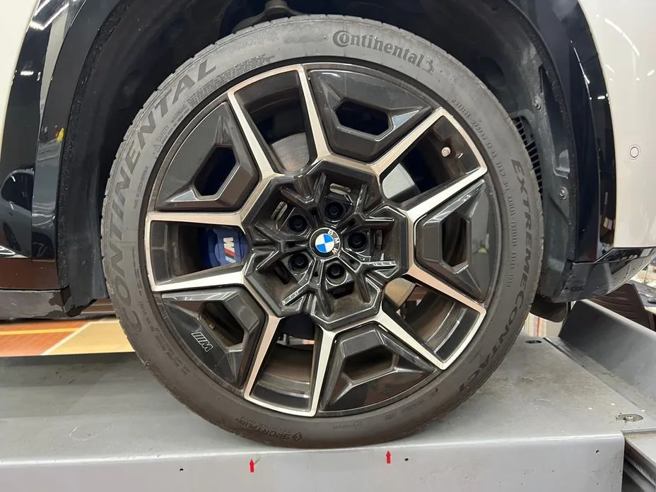 BMW XM — фото 4