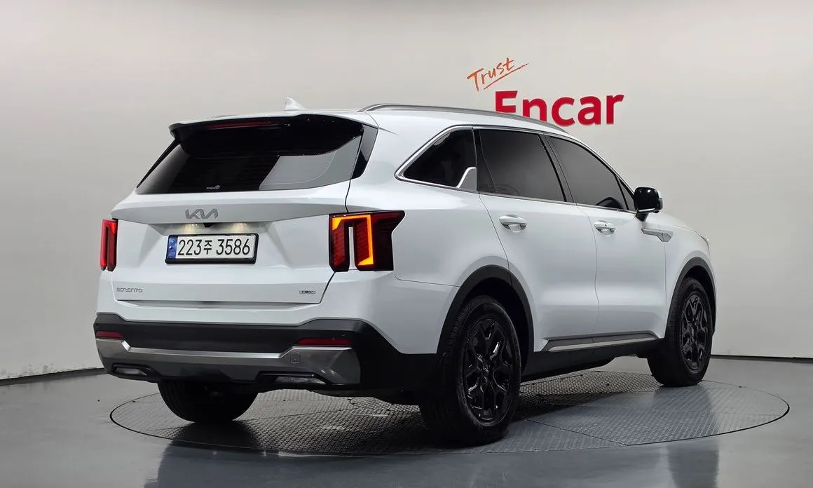 Kia Sorento — фото 6