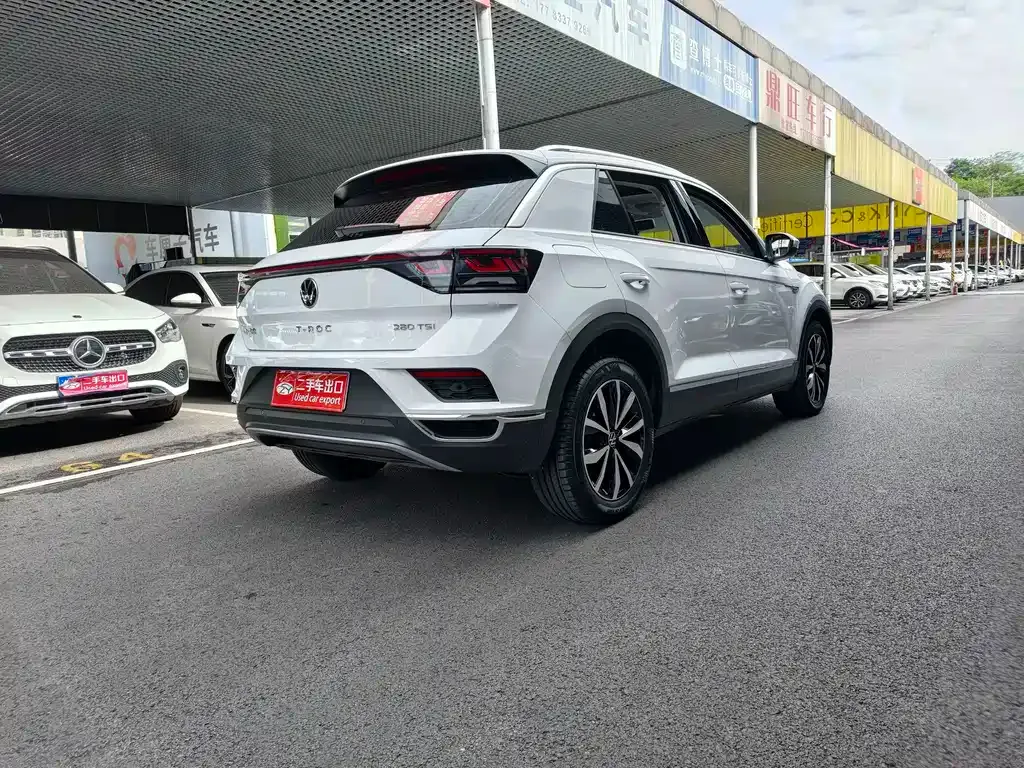 Volkswagen T-Roc — фото 10