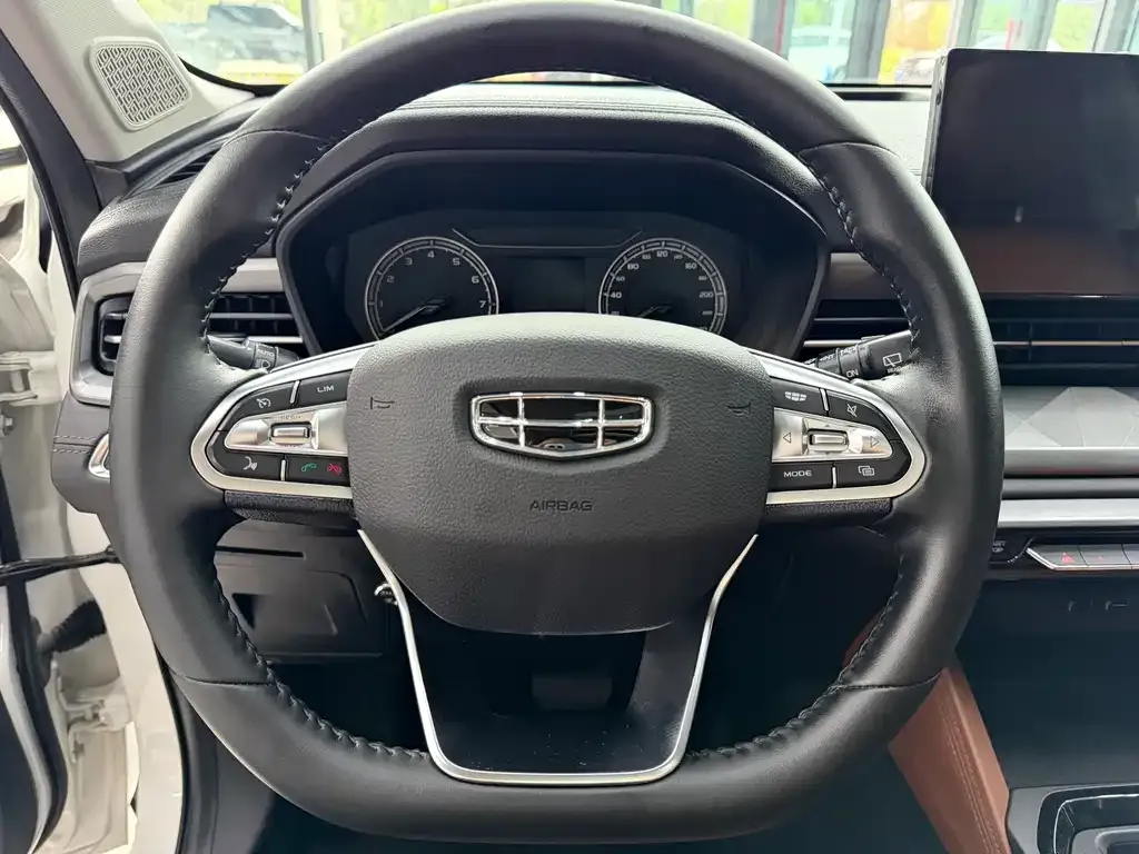 Geely Vision X6 — фото 4