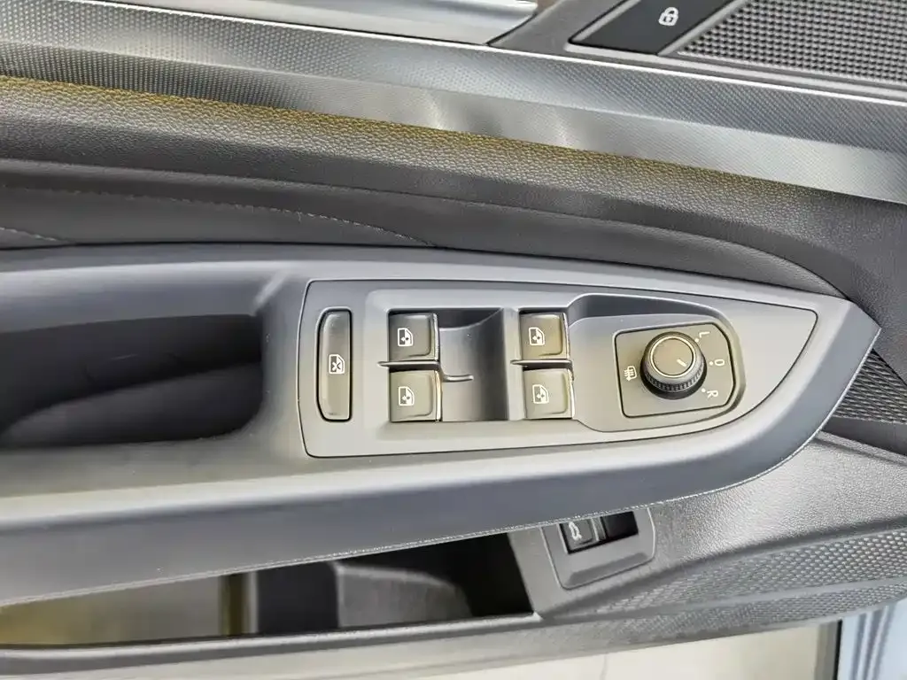Volkswagen Passat — фото 3