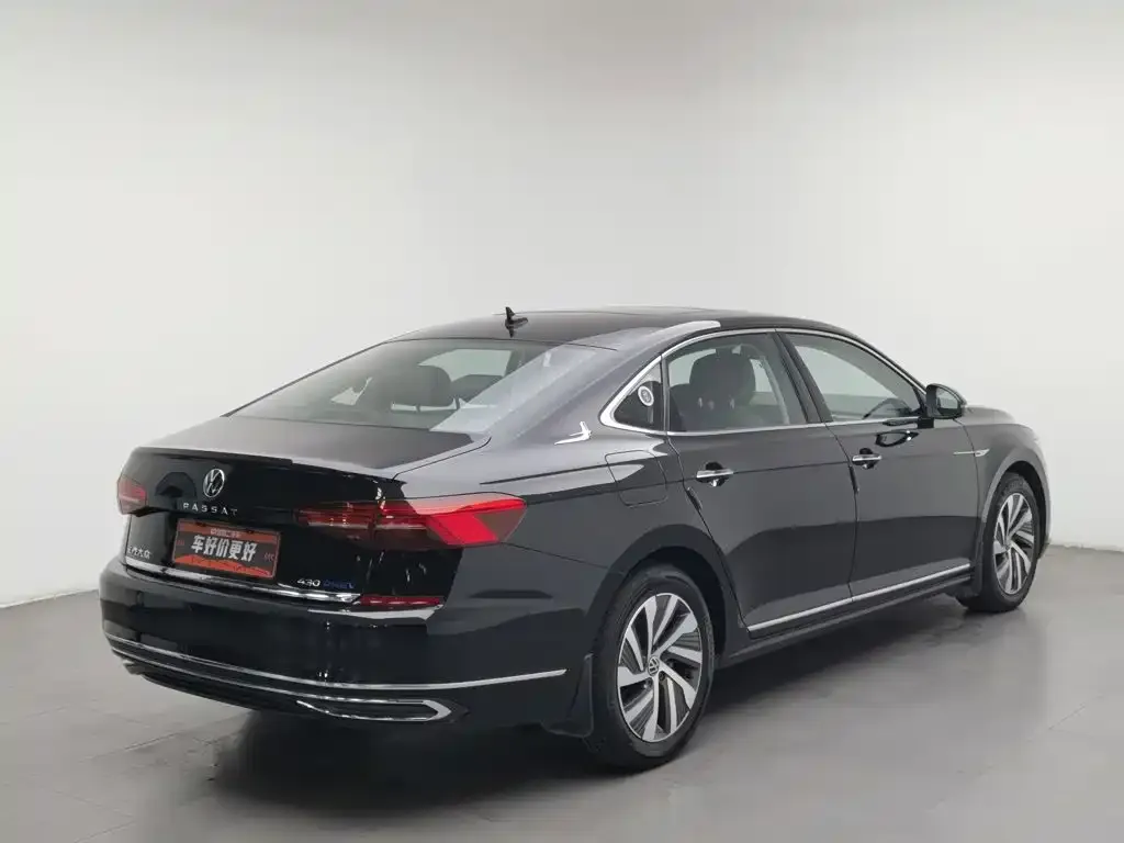 Volkswagen Passat PHEV — фото 6