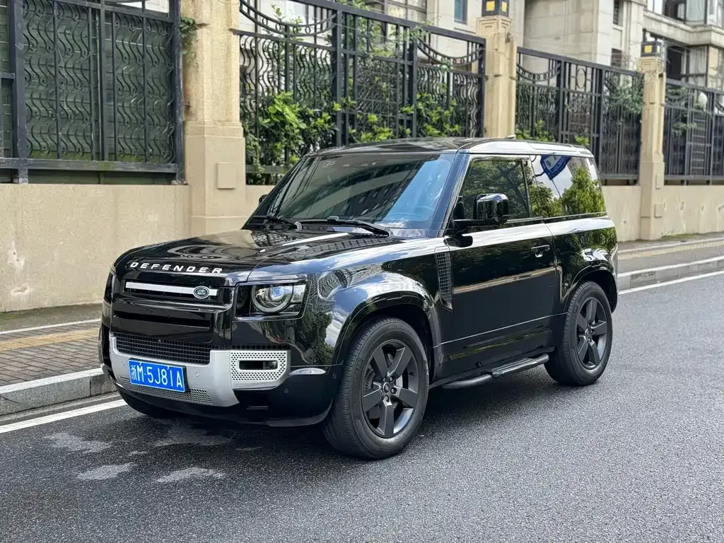 Land Rover Defender — фото 1