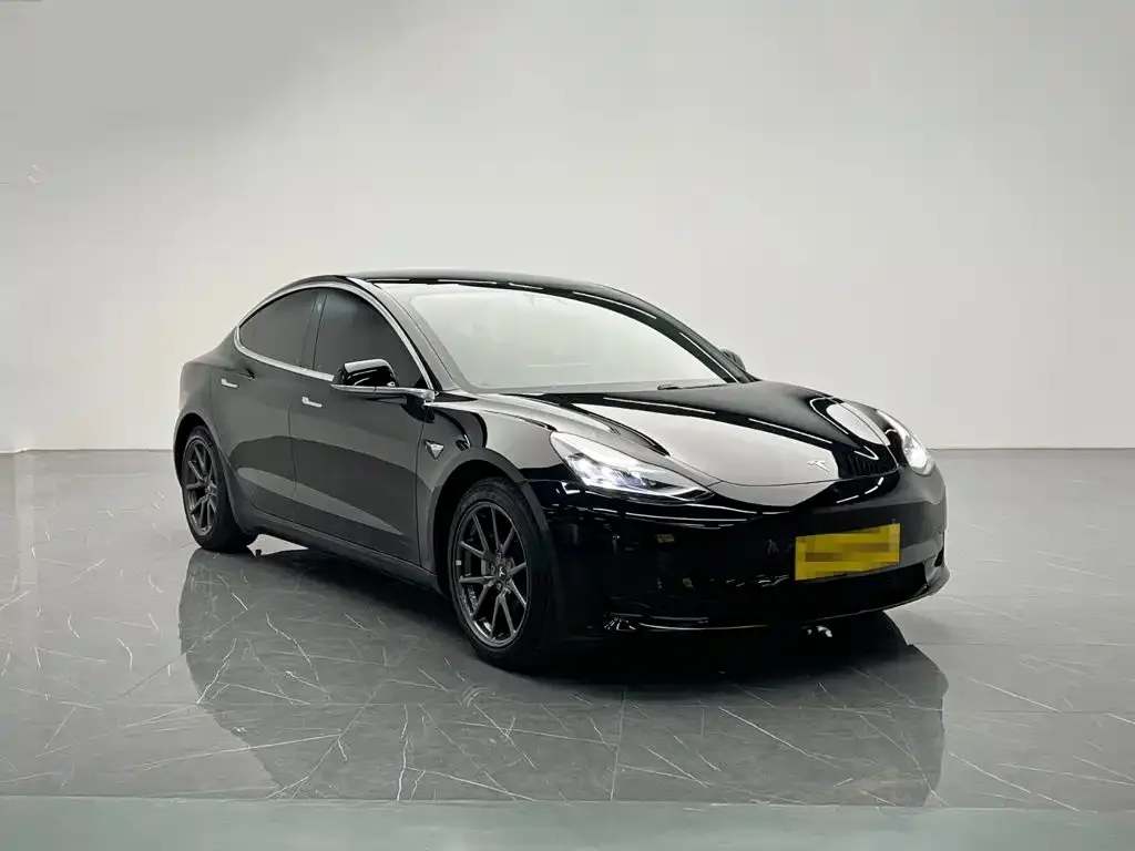 Tesla Model 3 — фото 3
