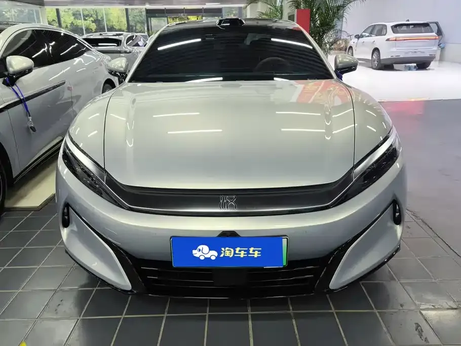 BYD Han L — фото 10