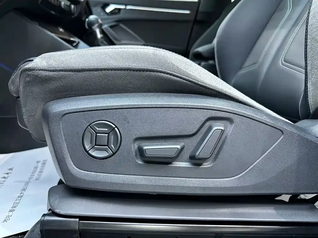 Audi Q3 — фото 10