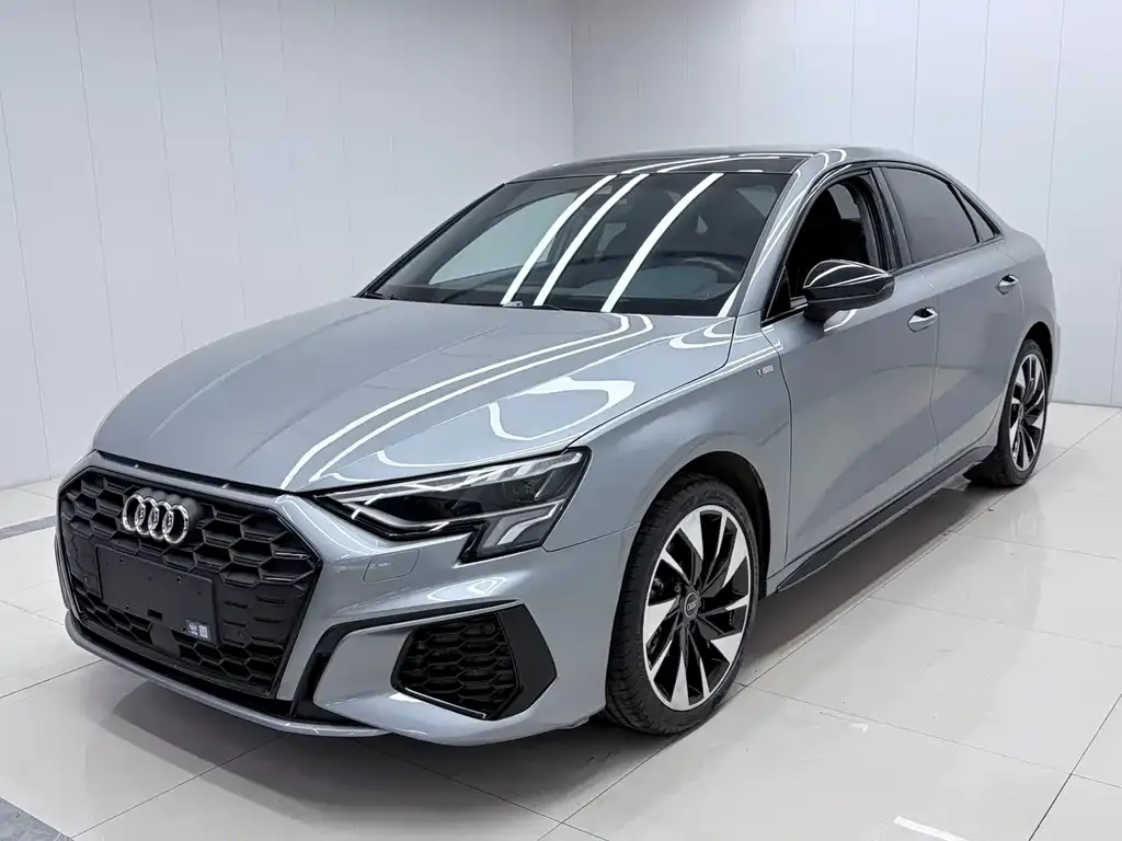 Audi A3 — фото 1