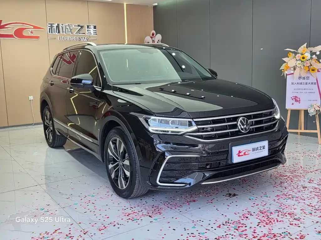 Volkswagen Tiguan L — фото 4