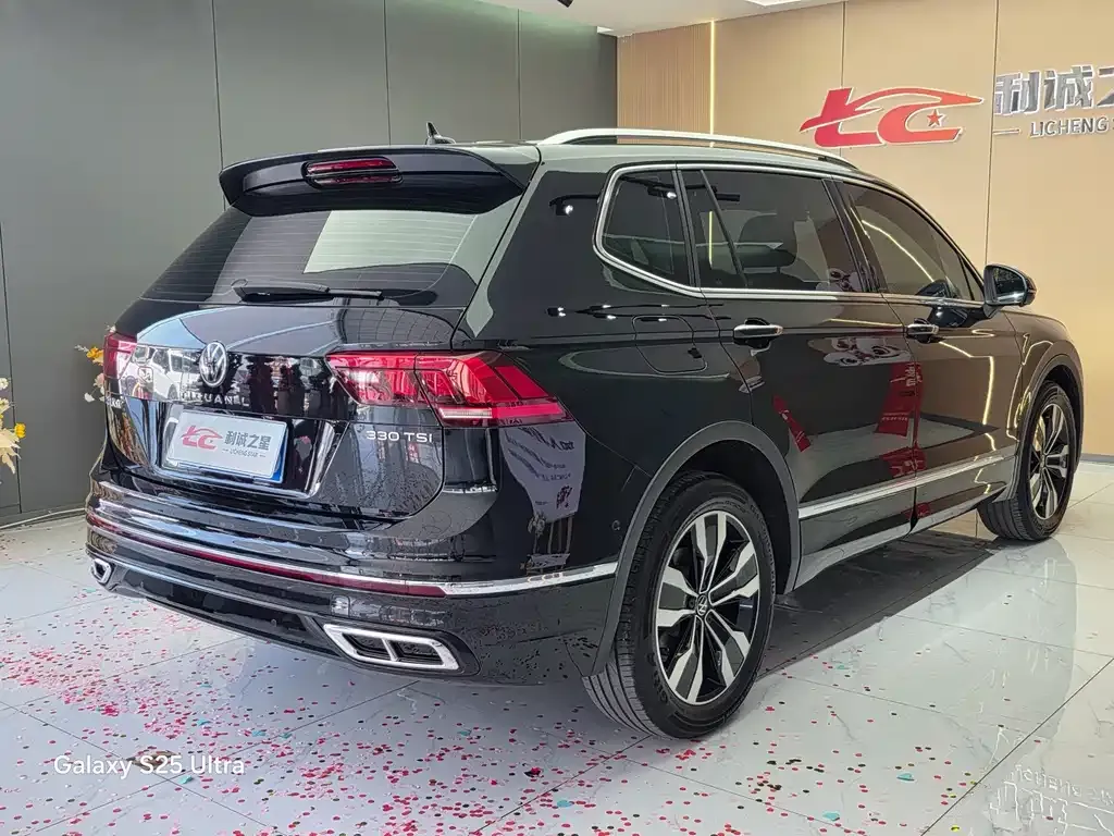 Volkswagen Tiguan L — фото 7