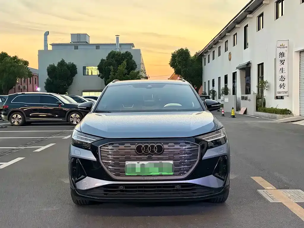 Audi Q4 e-tron — фото 6