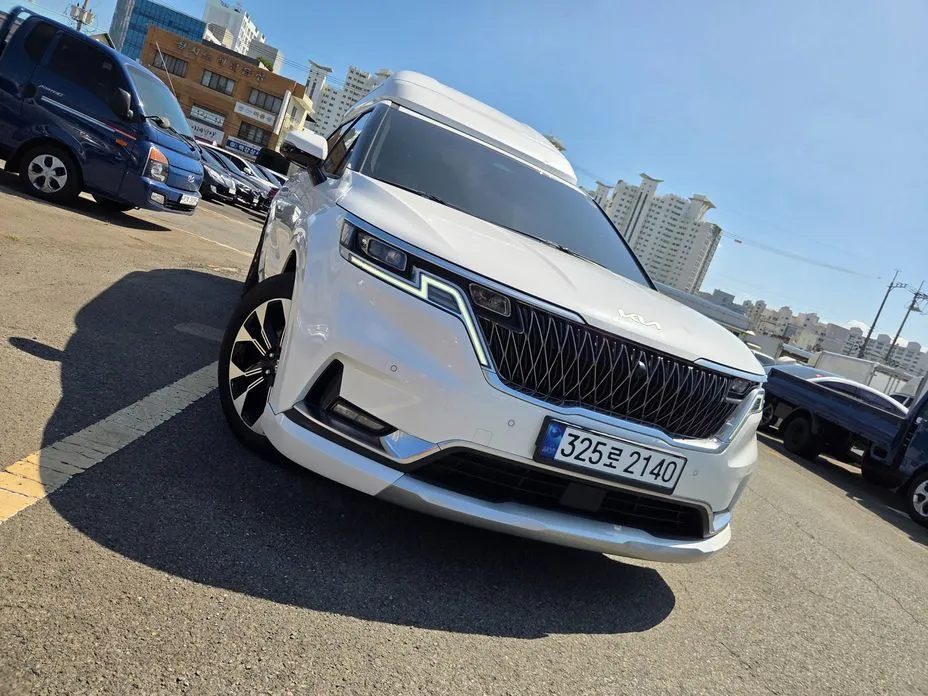 Kia Carnival — фото 1
