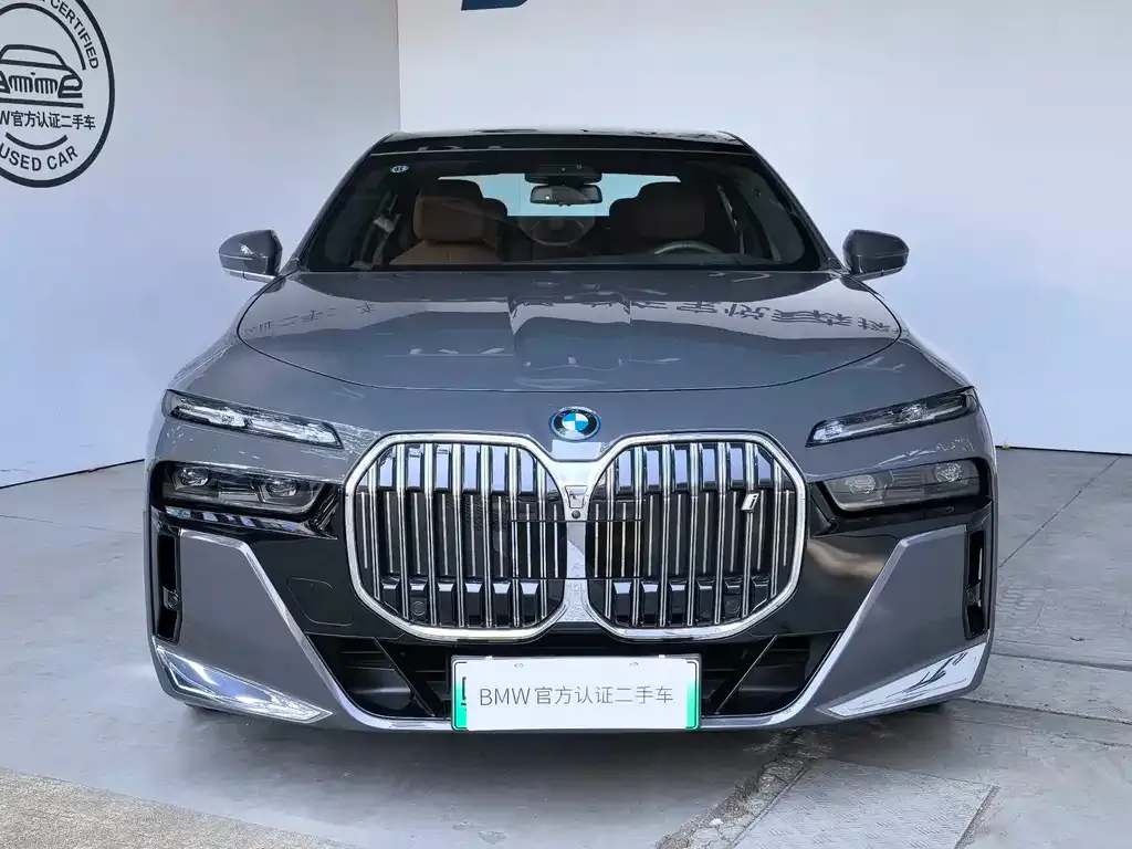 BMW i7 — фото 3