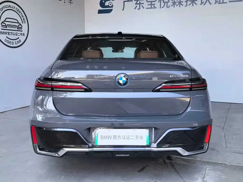 BMW i7 — фото 10