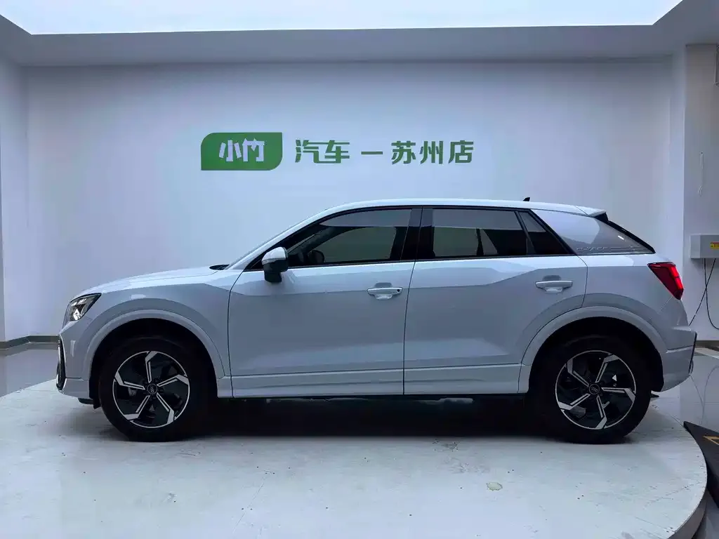 Audi Q2L e-tron — фото 6
