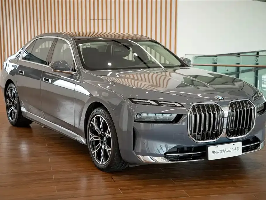 BMW 7 Series — фото 5