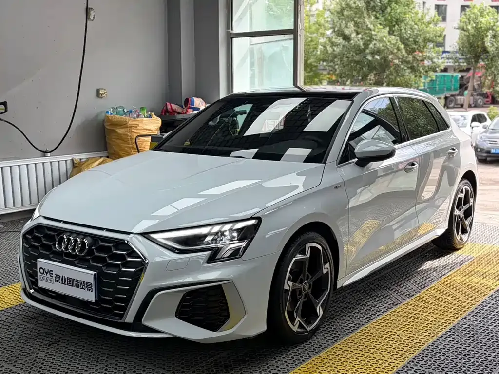 Audi A3 — фото 1