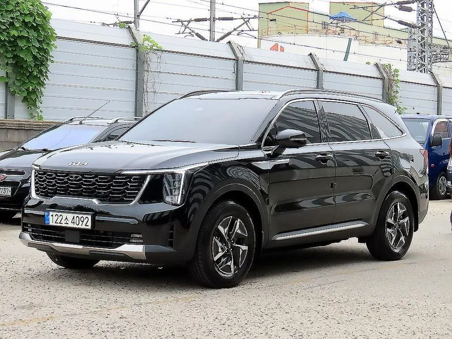 Kia Sorento — фото 6