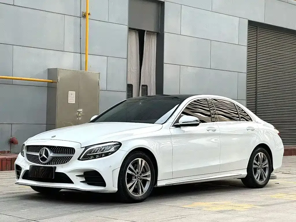 Mercedes-Benz C-Class — фото 1